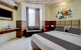Collection O Karthika Residency